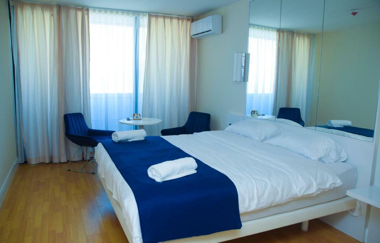 Sea View From The Clouds Aparthotel Batumi Exterior photo