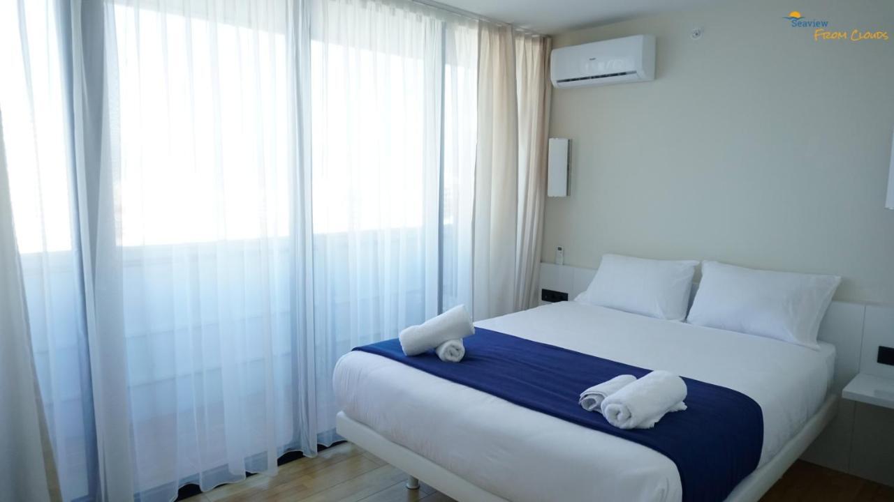Sea View From The Clouds Aparthotel Batumi Room photo